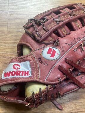 Worth RD6-11 Baseball Softball Glove Right Hand Throw Leather